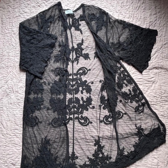 Kimono style bohemian black lace jacket / duster. One size fits all. Like new - Picture 1 of 4